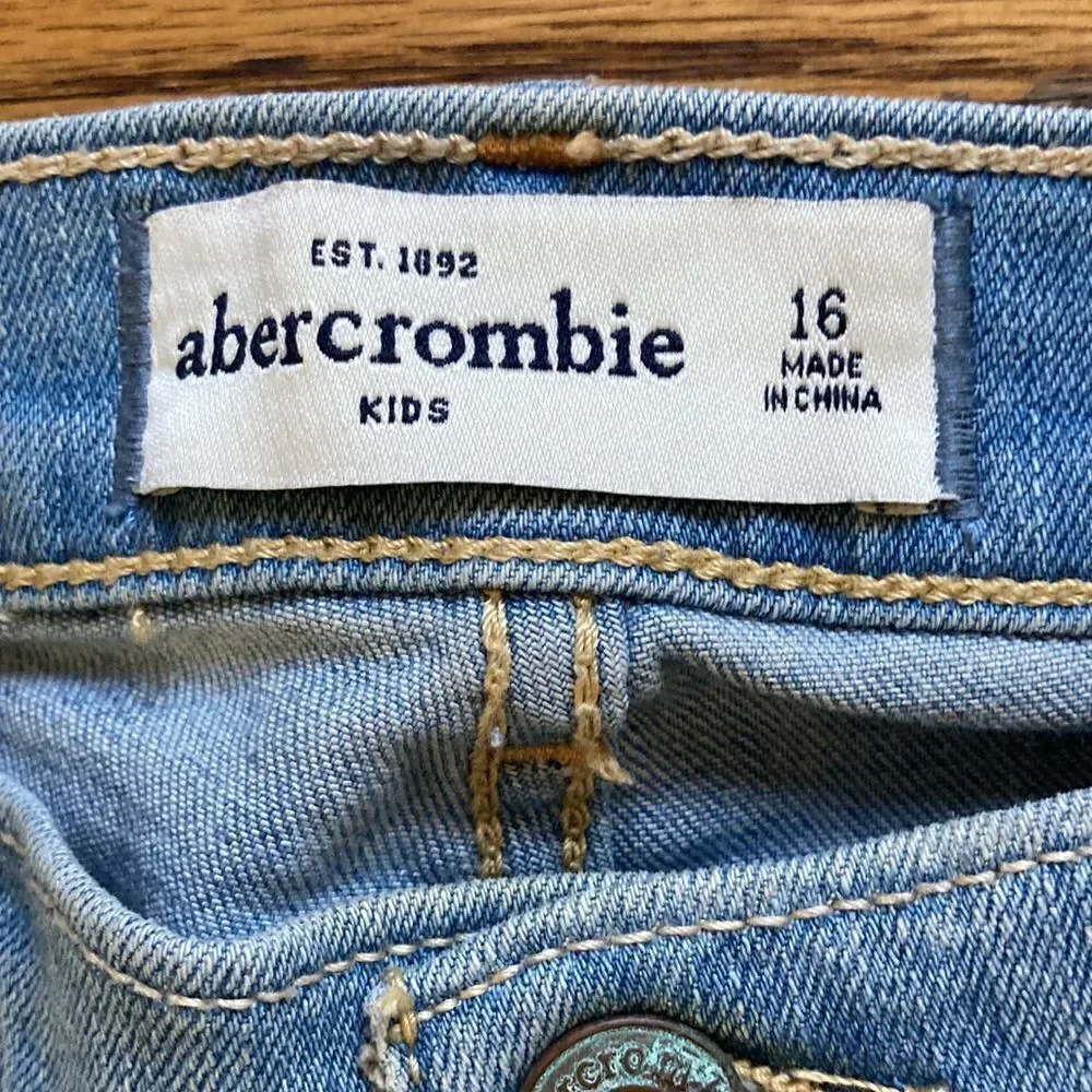Abercrombie  Kids Light Wash Distressed Skinny Raw Hem Jeans Size 16